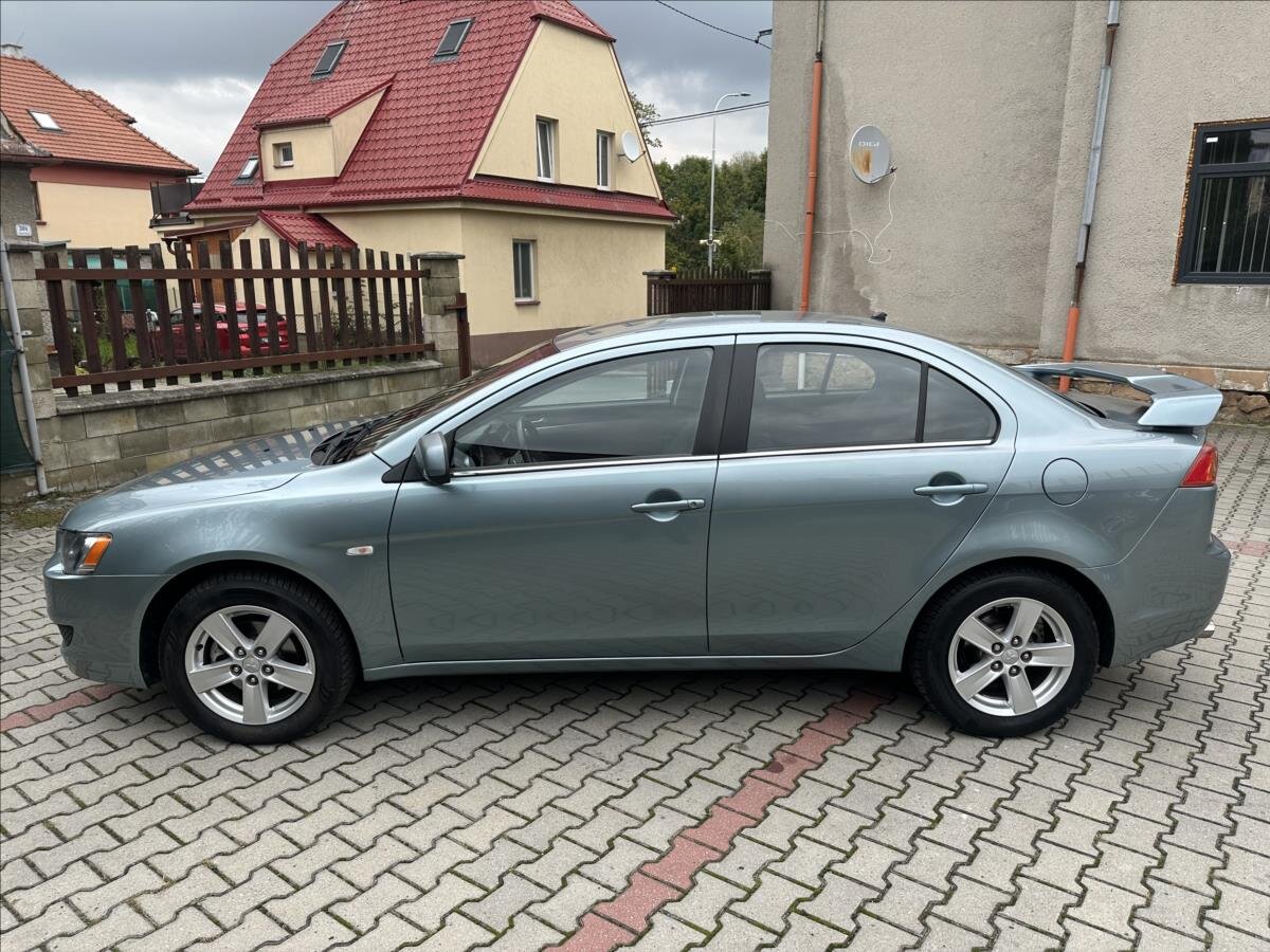 Mitsubishi Lancer Sedan / Limuzína 1,8 l 105 kw