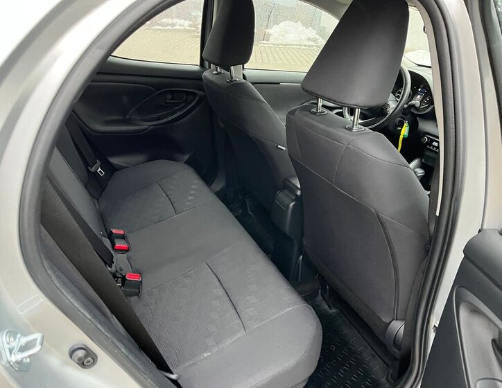 Toyota Yaris 16