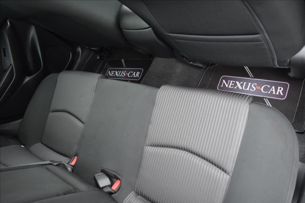 Mazda 3 Sedan 1,5 l 74 kw