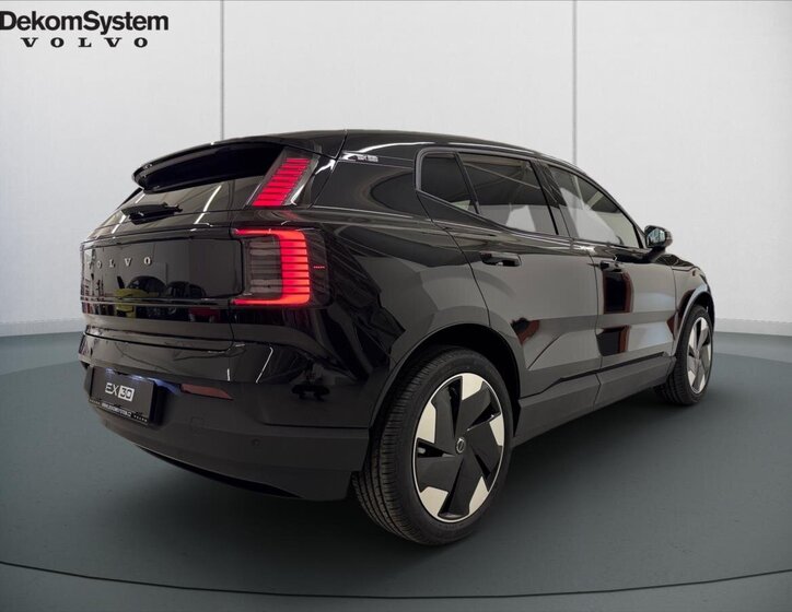 Volvo EX30 SUV / Terénní 0,0 200 kw