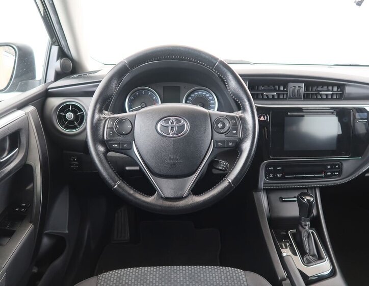 Toyota Corolla Sedan 1,6 l 97 kw