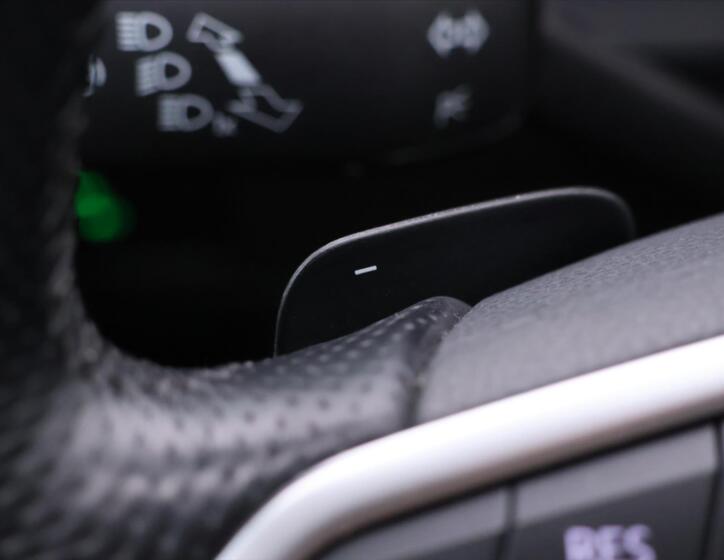 Volkswagen Passat 25