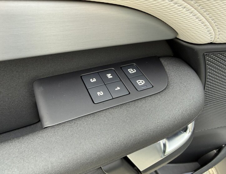 Land Rover Discovery SUV / Terénní 3,0 l 257 kw