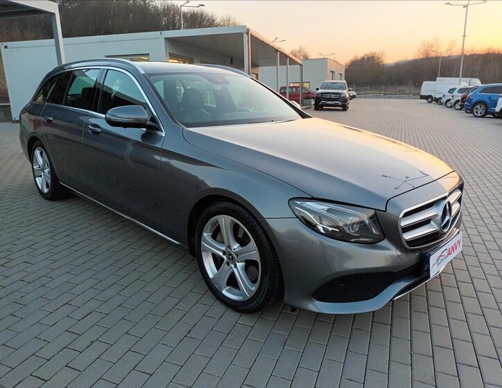 Mercedes-Benz Třídy E Kombi 3,0 l 190 kw