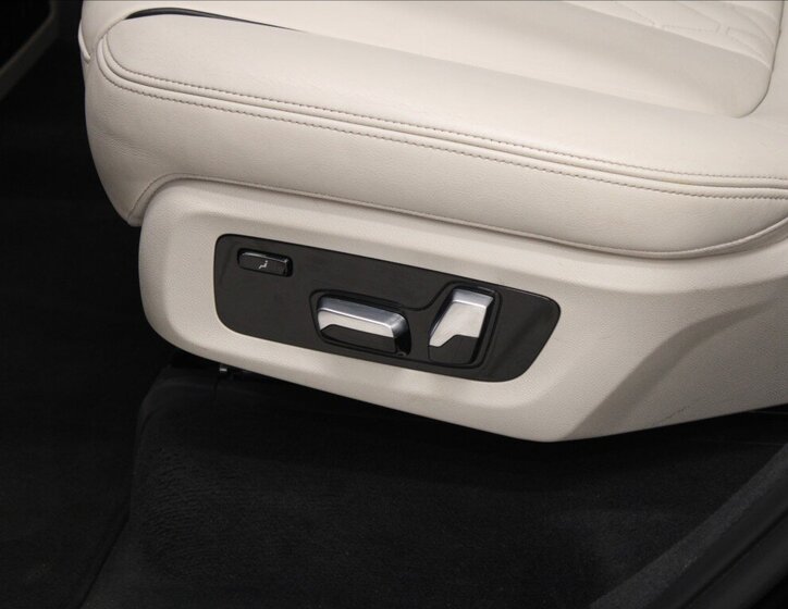 BMW X7 SUV / Terénní 3,0 l 195 kw