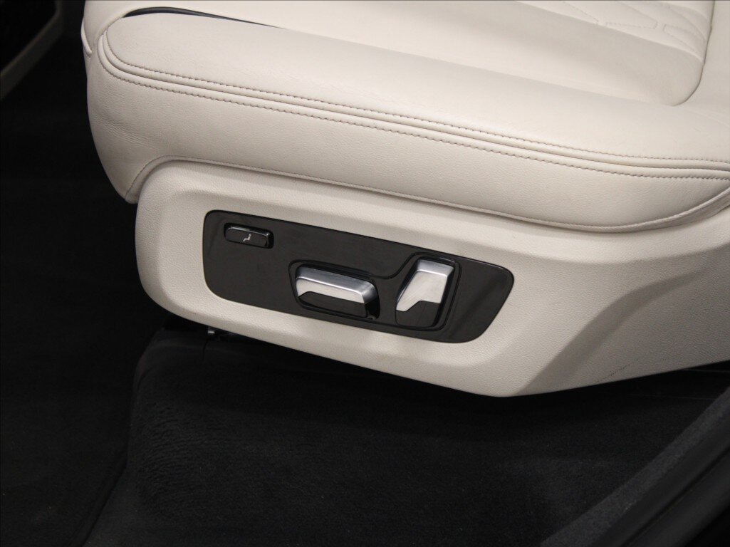 BMW X7 SUV / Terénní 3,0 l 195 kw