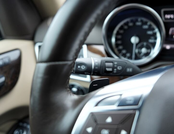 Mercedes-Benz GL SUV 4,7 l 320 kw