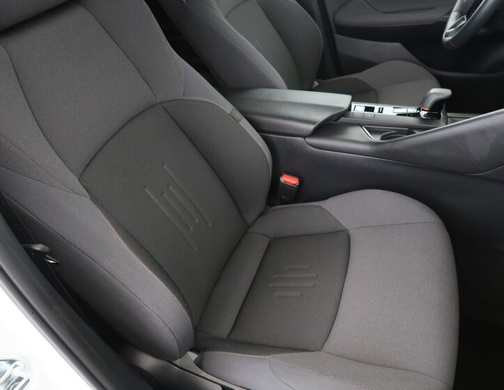 Toyota C-HR SUV 1,8 l 72 kw