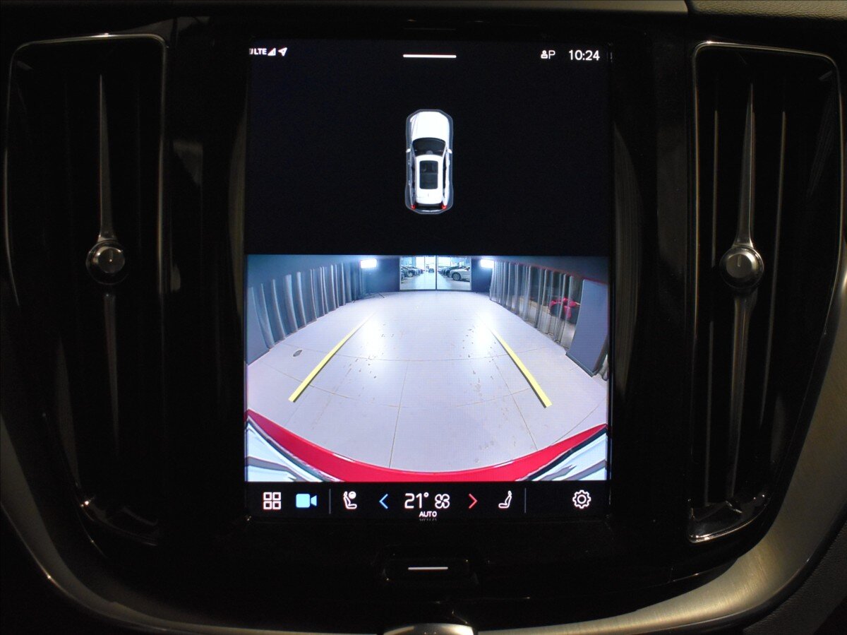 Volvo XC60 SUV / Terénní 2,0 l 145 kw