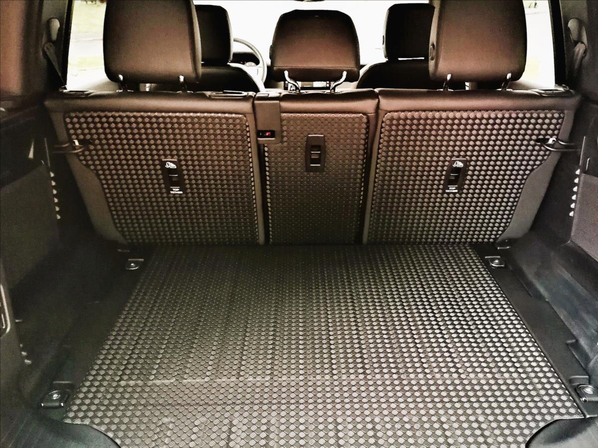 Land Rover Defender SUV 3,0 l 147 kw