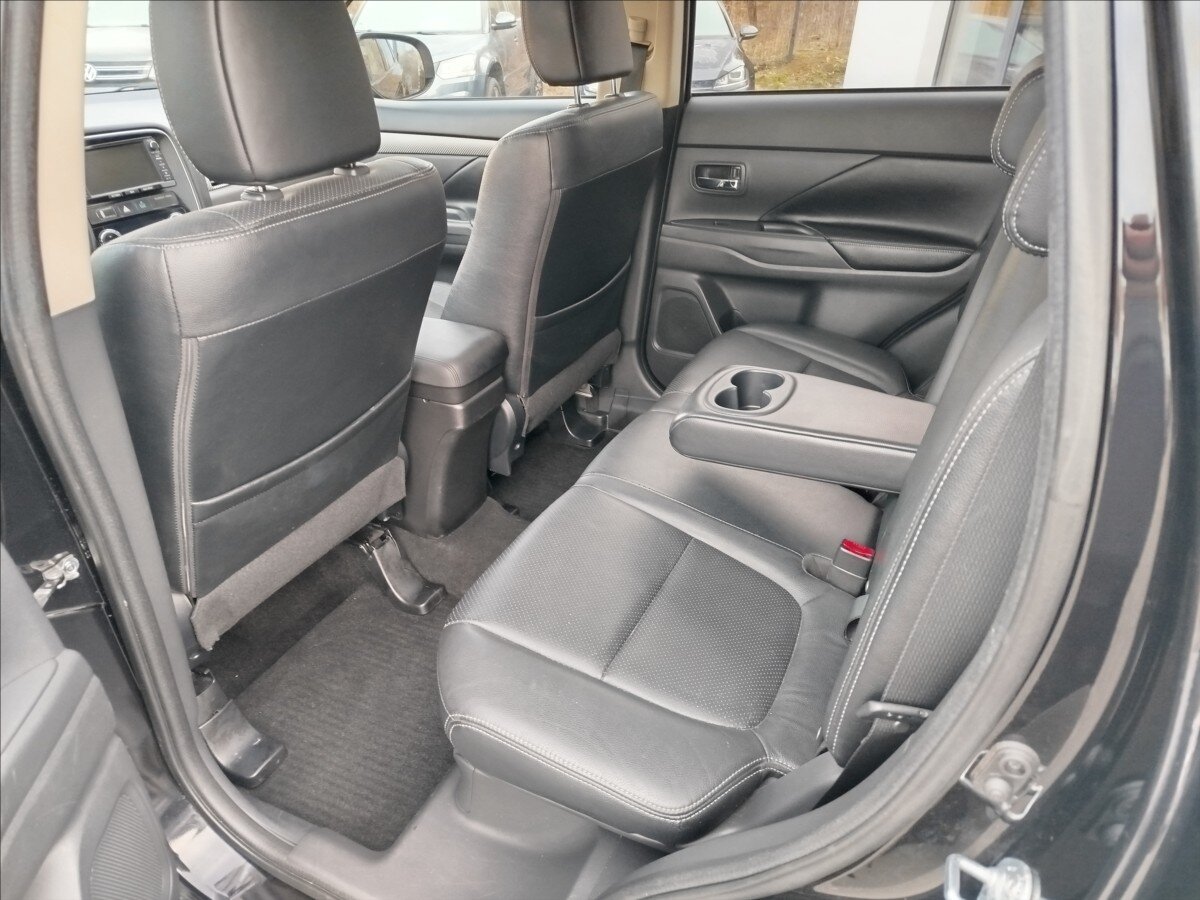 Mitsubishi Outlander SUV 2,3 l 110 kw