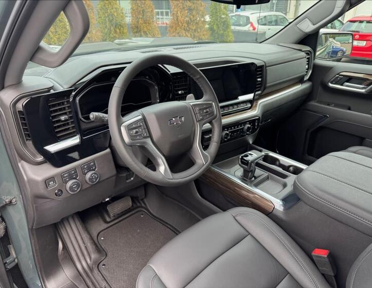 Chevrolet Silverado 11