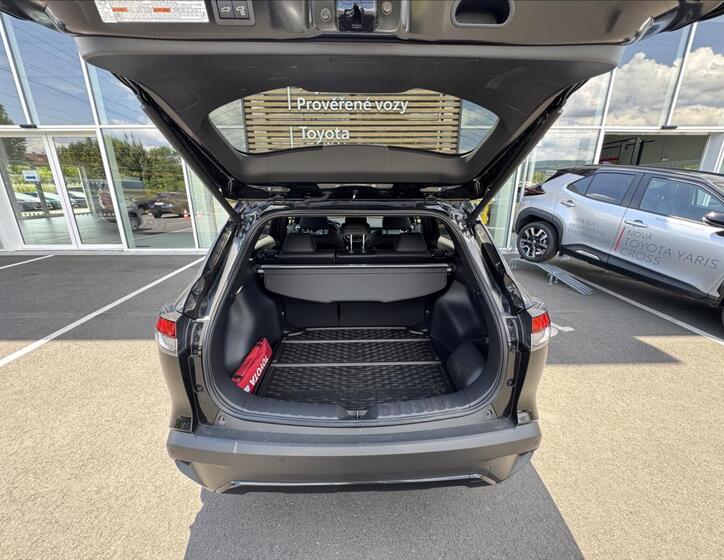 Toyota Corolla Cross 13