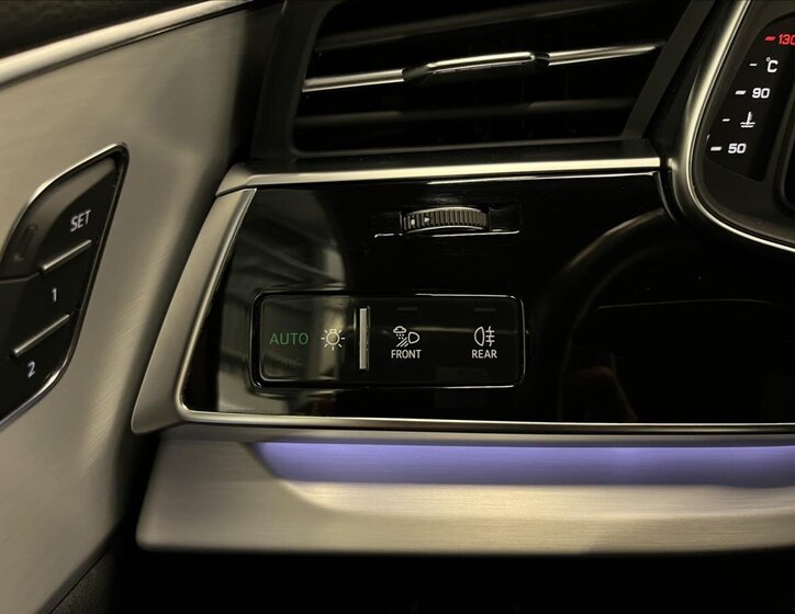 Audi Q8 SUV 3,0 l 210 kw