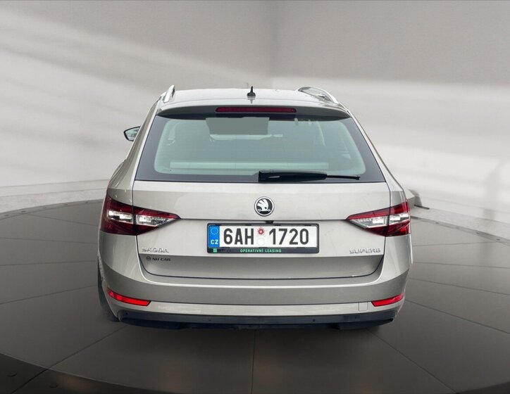 Škoda Superb Kombi 1,8 l 132 kw