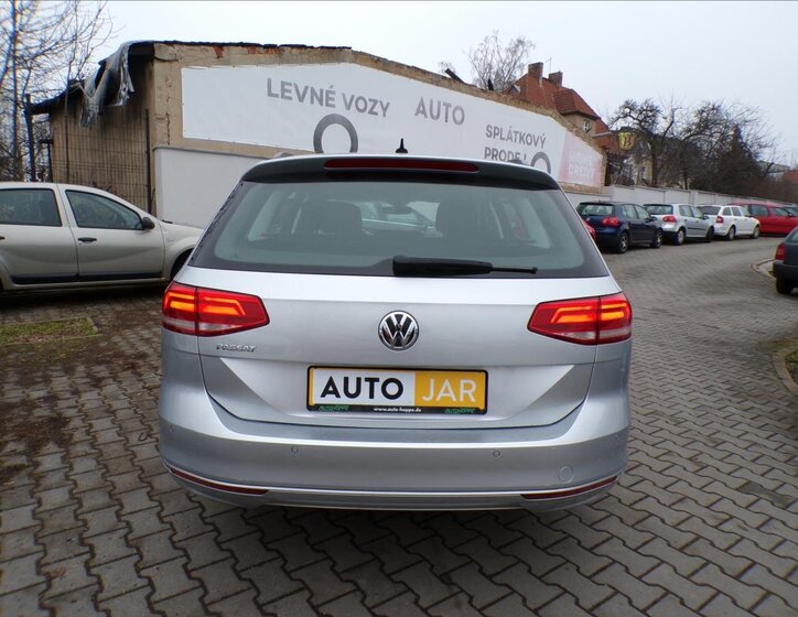 Volkswagen Passat Kombi 1,6 l 88 kw