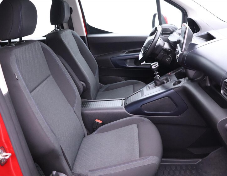 Peugeot Rifter MPV 1,5 l 96 kw