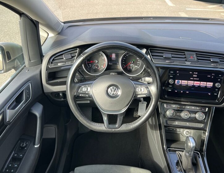 Volkswagen Touran MPV 1,5 l 110 kw