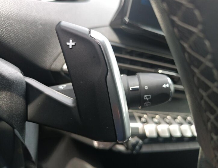 Peugeot 3008 SUV 1,5 l 96 kw