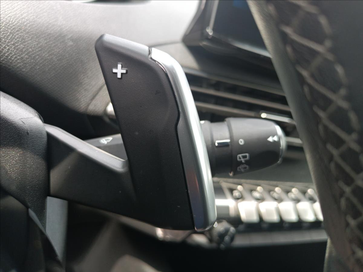 Peugeot 3008 SUV 1,5 l 96 kw