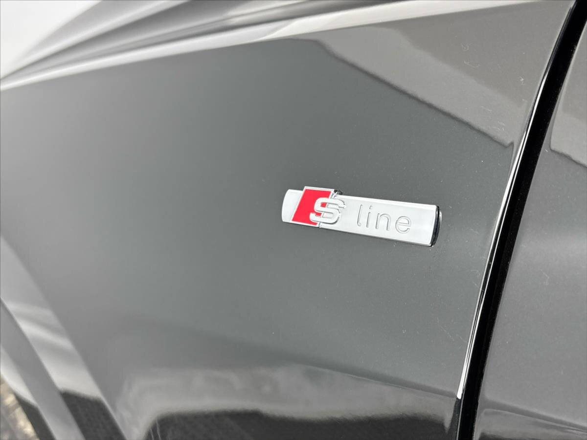 Audi Q8 SUV / Terénní 3,0 l 210 kw