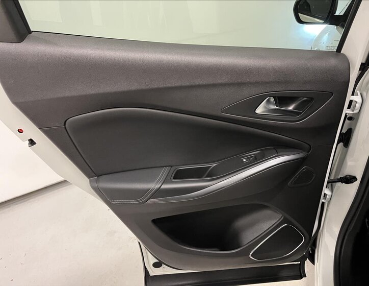 Opel Grandland X SUV / Terénní 1,2 l 96 kw