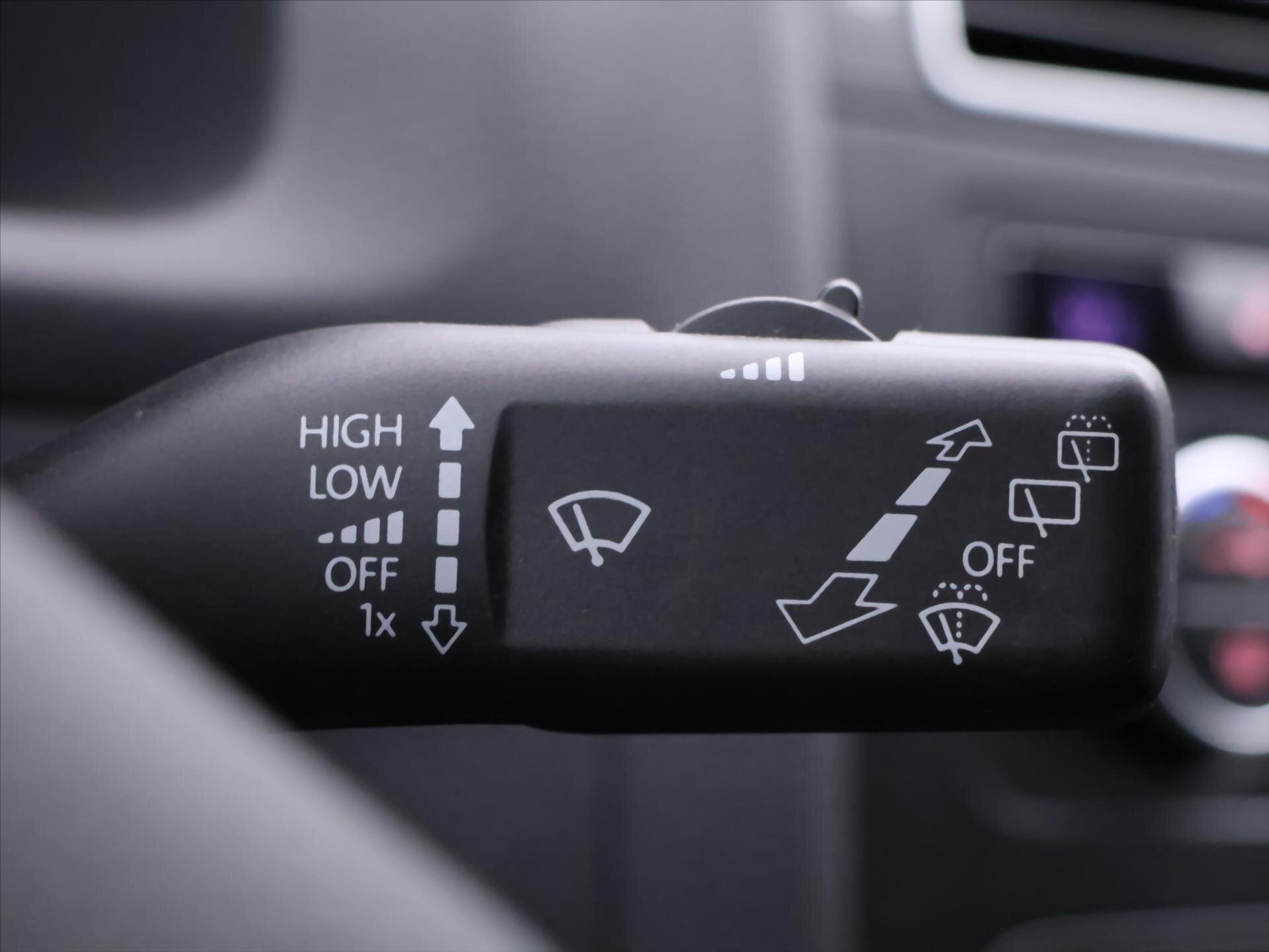 Volkswagen Touran MPV 1,2 l 77 kw