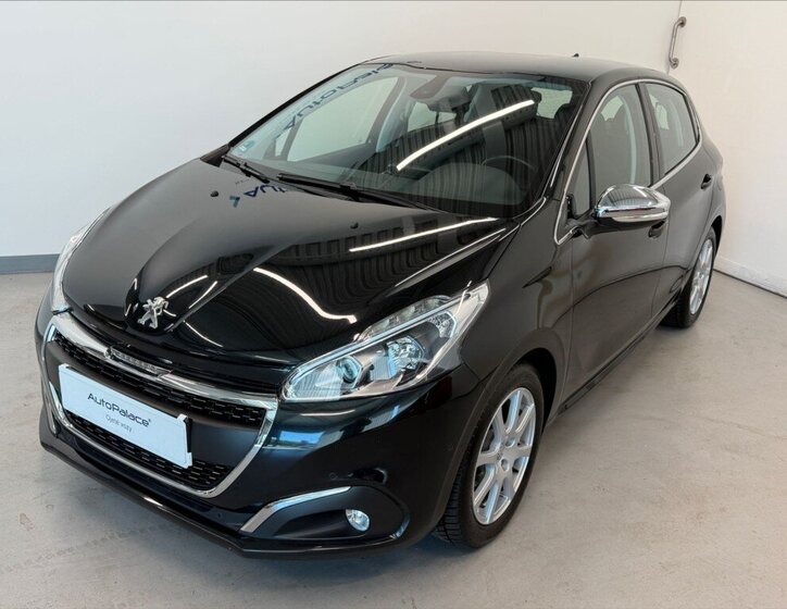 Peugeot 208 Hatchback 1,2 l 81 kw