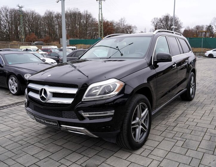 Mercedes-Benz GL SUV 4,7 l 320 kw