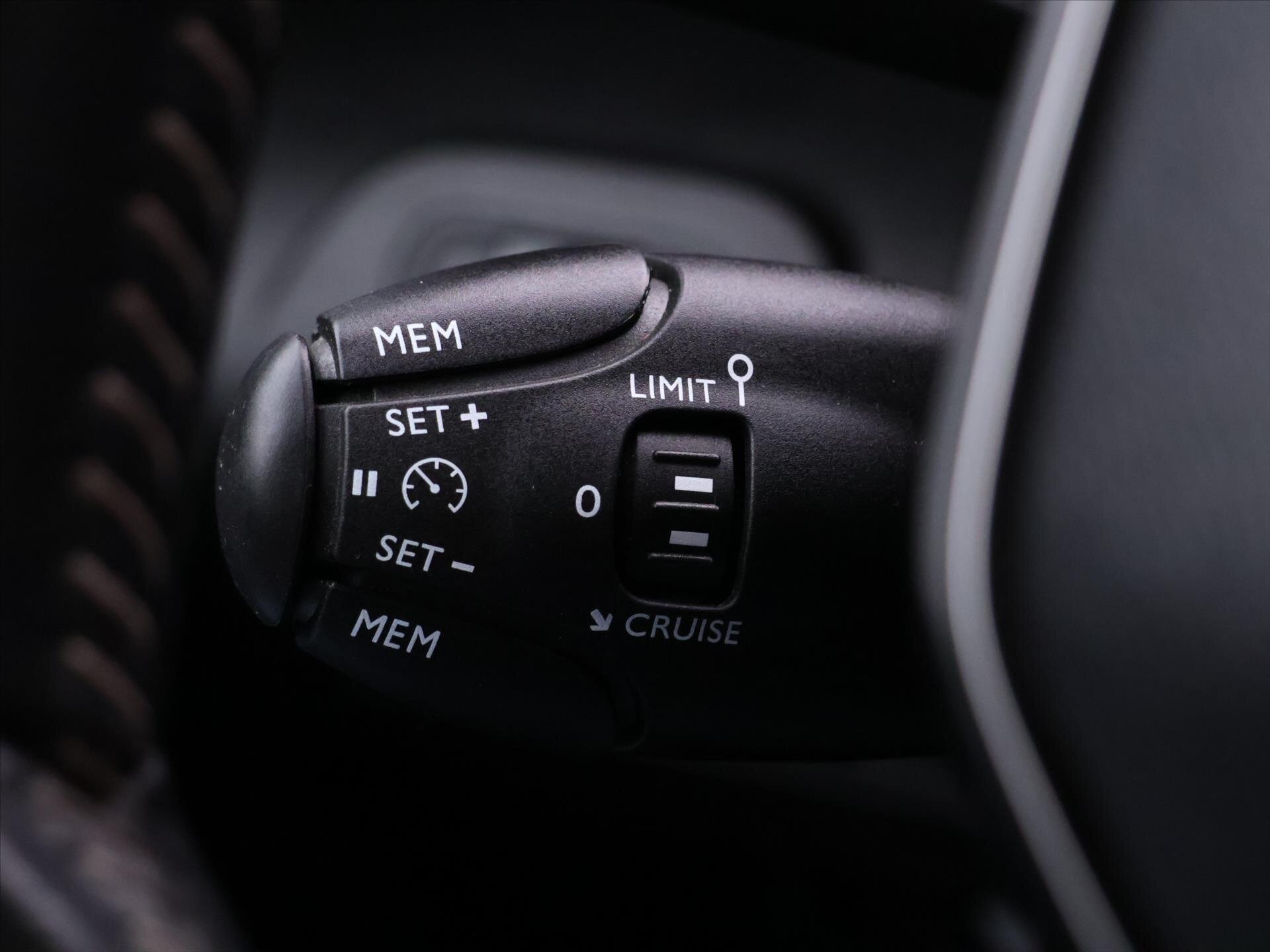 Peugeot Rifter MPV 1,5 l 96 kw