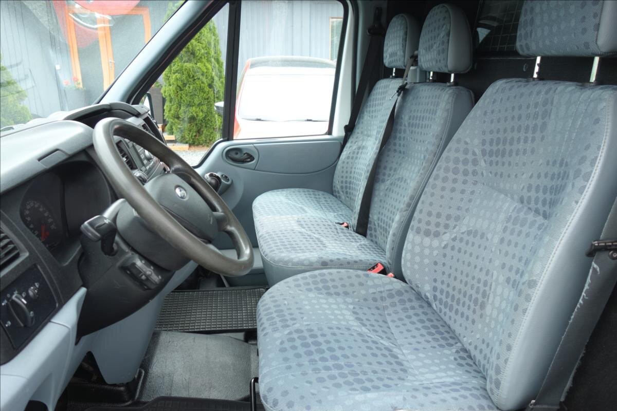 Ford Transit Skříň 2,2 l 74 kw