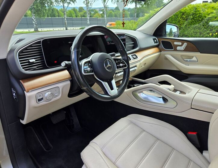 Mercedes-Benz GLE 10