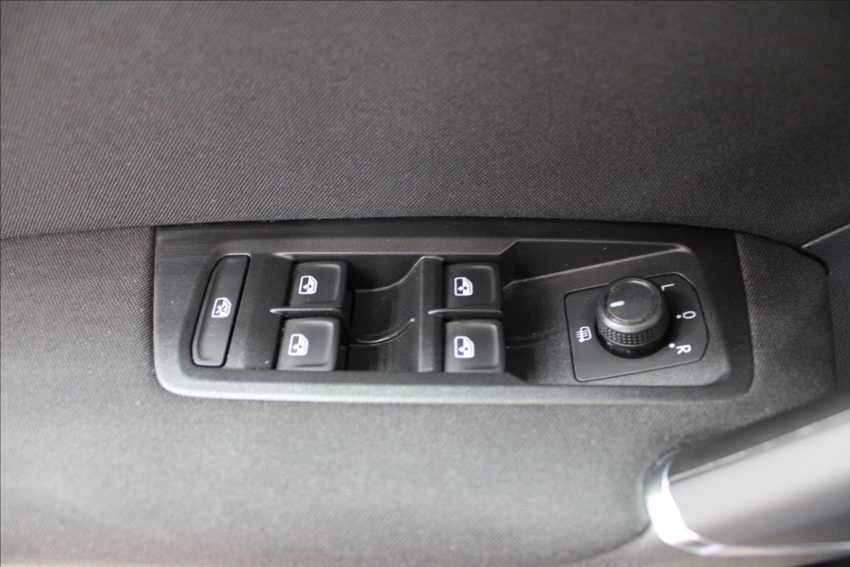 Volkswagen Touran Kombi 1,5 l 110 kw