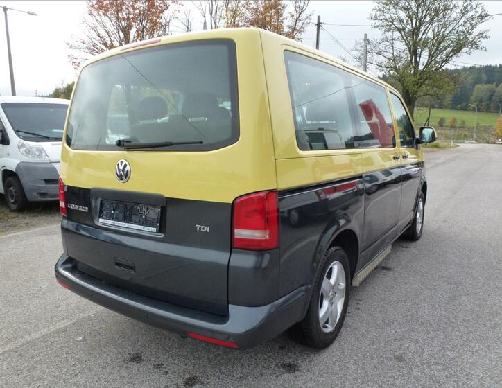 Volkswagen Caravelle 9