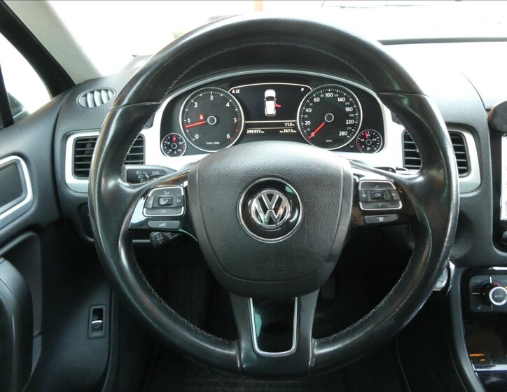 Volkswagen Touareg SUV / Terénní 3,0 l 180 kw