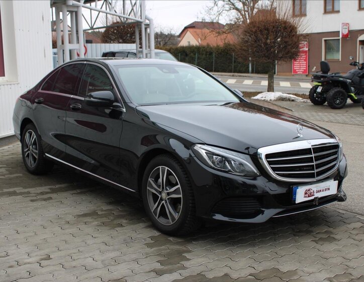 Mercedes-Benz Třídy C Sedan 2,0 l 135 kw
