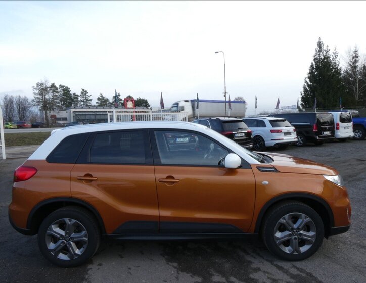 Suzuki Vitara 12