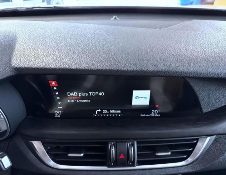 Alfa Romeo Stelvio 9