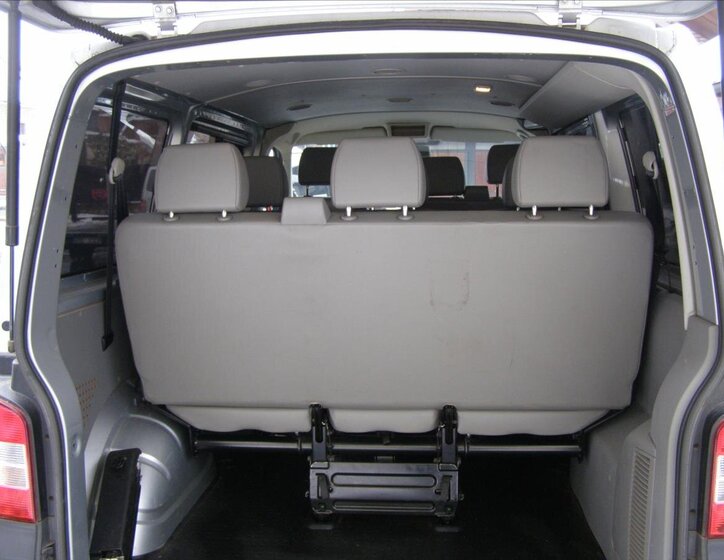 Volkswagen Caravelle 17