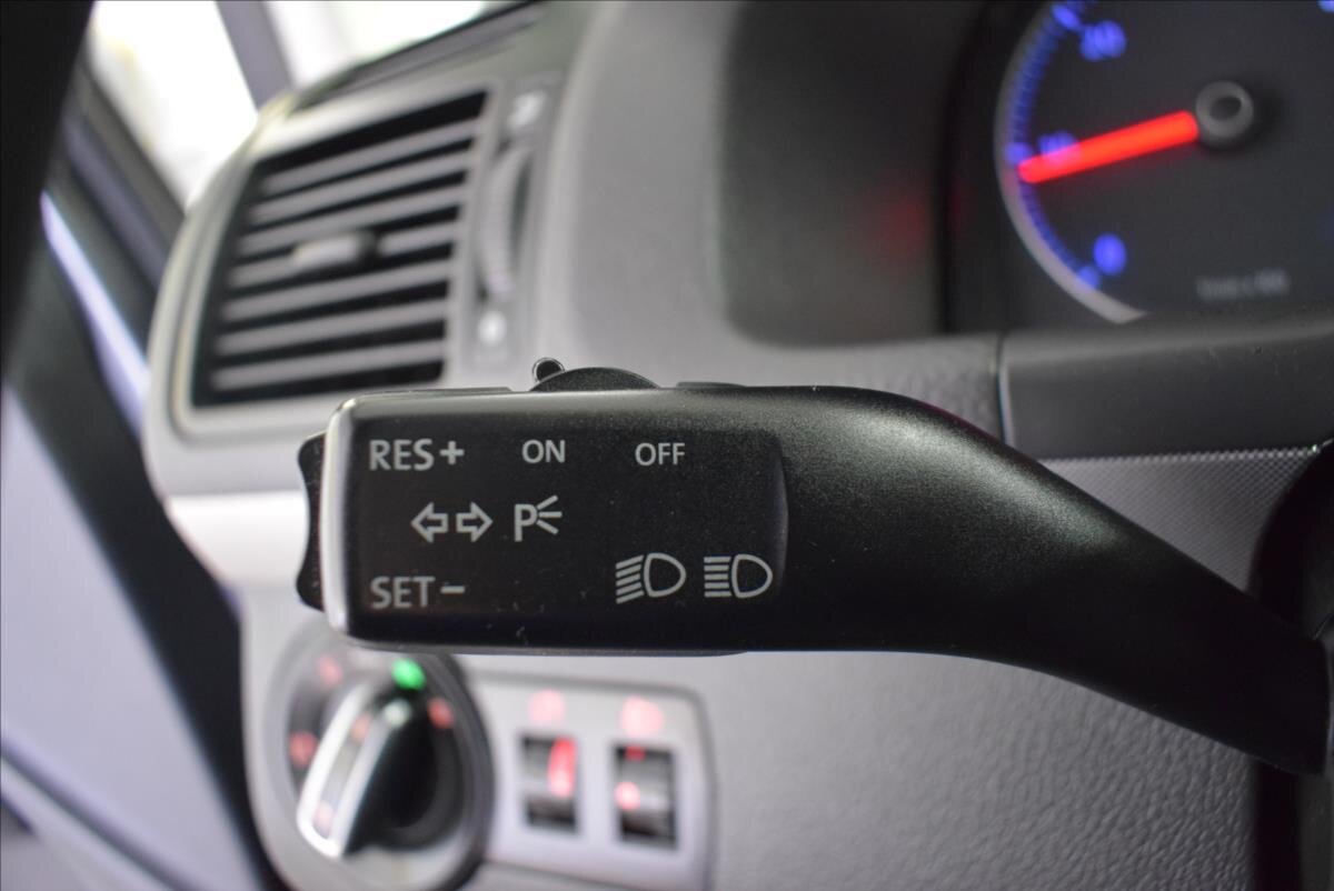 Volkswagen Touran MPV 2,0 l 103 kw