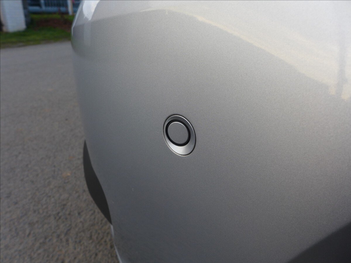 Volkswagen Touran Kombi 1,6 l 77 kw