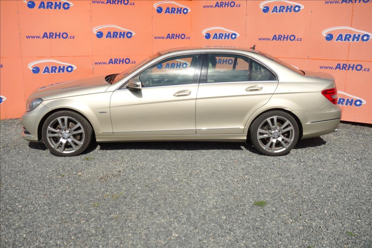 Mercedes-Benz Třídy C Sedan / Limuzína 3,0 l 170 kw