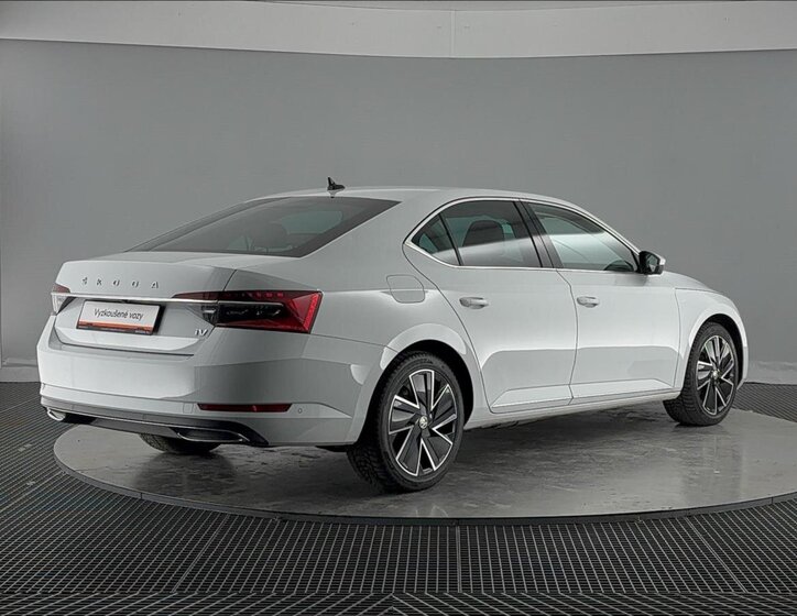 Škoda Superb Liftback 1,4 l 160 kw