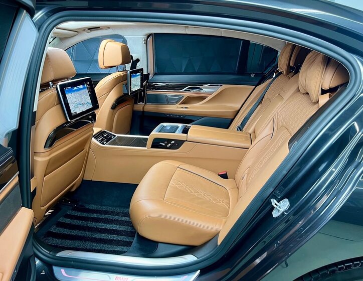 BMW Řada 7 Sedan / Limuzína 3,0 l 250 kw