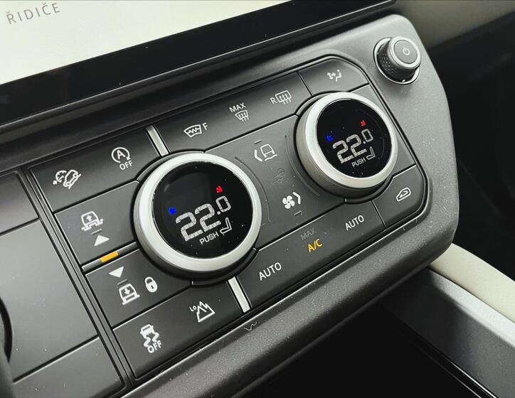 Land Rover Defender 20