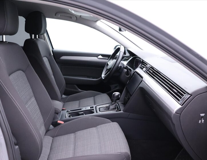 Volkswagen Passat 11