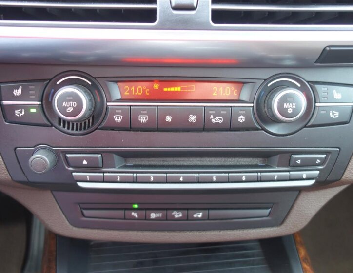 BMW X5 SUV / Terénní 3,0 l 225 kw