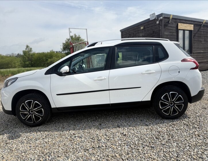Peugeot 2008 SUV / Terénní 1,2 l 61 kw