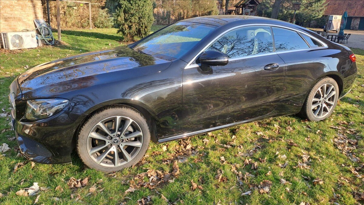 Mercedes-Benz Třídy E Kupé 2,0 l 143 kw