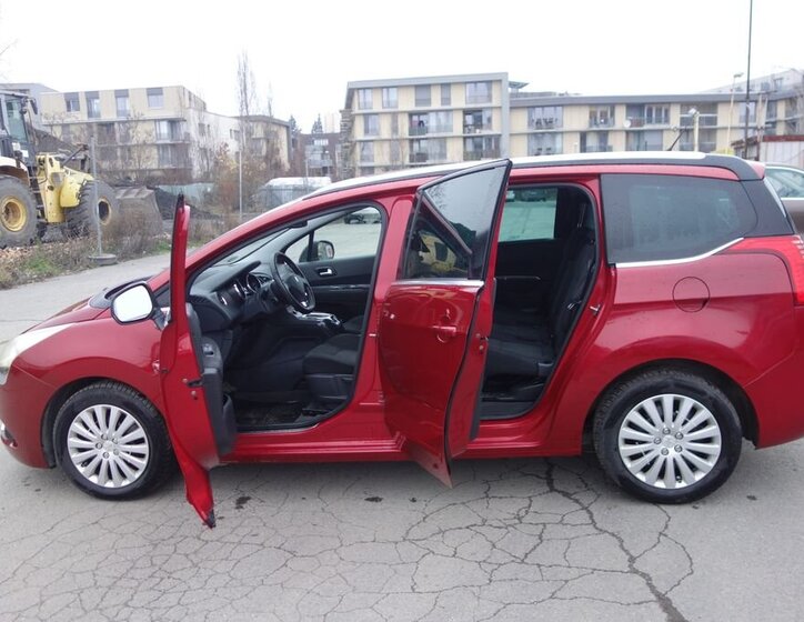 Peugeot 5008 13
